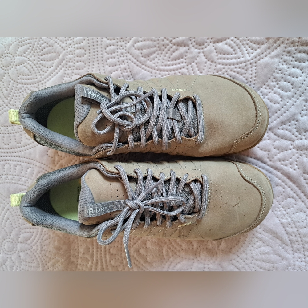 Women's Oboz sypes low size 8.5